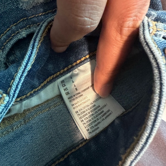 American Eagle cutoff shorts, size 4 - Picture 3 of 3